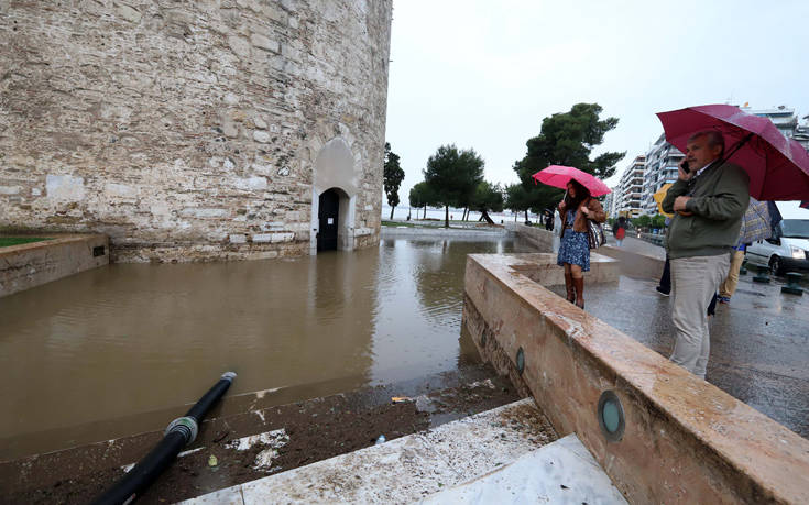 Αίτημα να κηρυχθεί άμεσα η Θεσσαλονίκη σε κατάσταση έκτακτης ανάγκης
