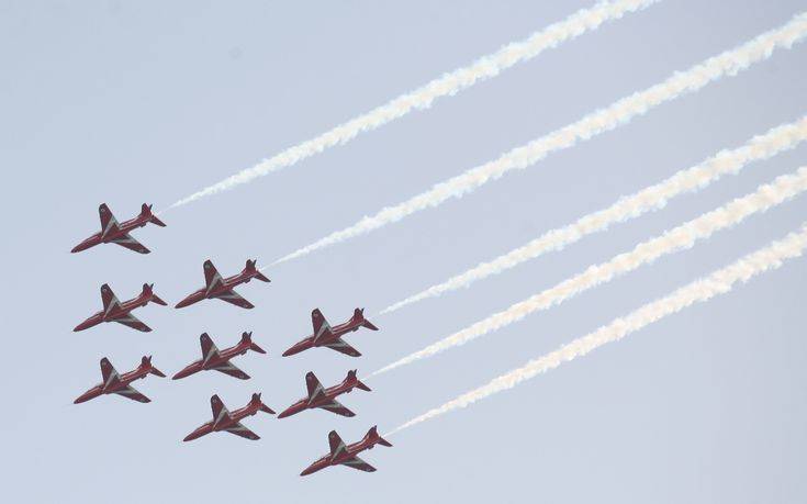 Mirage και Red Arrows θα πετάξουν στον Φλοίσβο για τον Κάρολο και τον Μπαλταδώρο