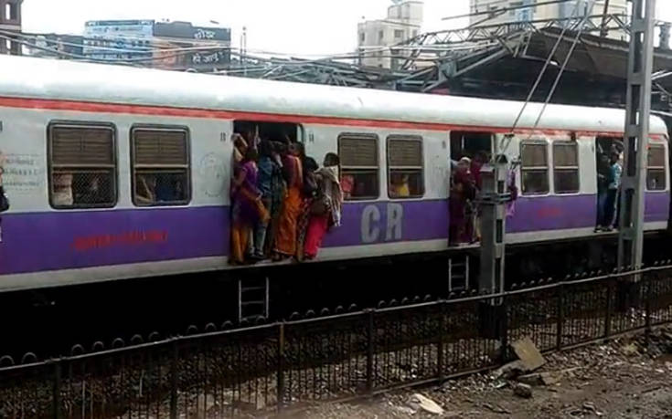 Παίρνοντας το τρένο στην Ινδία σε ώρα αιχμής