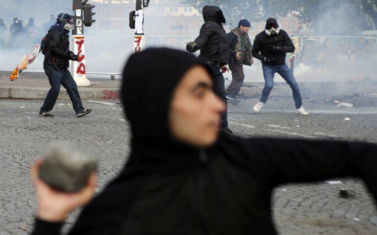 Μακρόν: Η 1η Μαΐου δεν είναι η ημέρα των μπαχαλάκηδων
