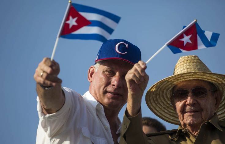 Στο πλευρό του νέου ηγέτη της Κούβας ο Ραούλ Κάστρο κατά τις εκδηλώσεις για την Πρωτομαγιά