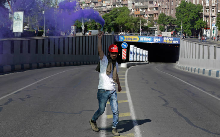 Ξανά στους δρόμους οι διαδηλωτές στην Αρμενία