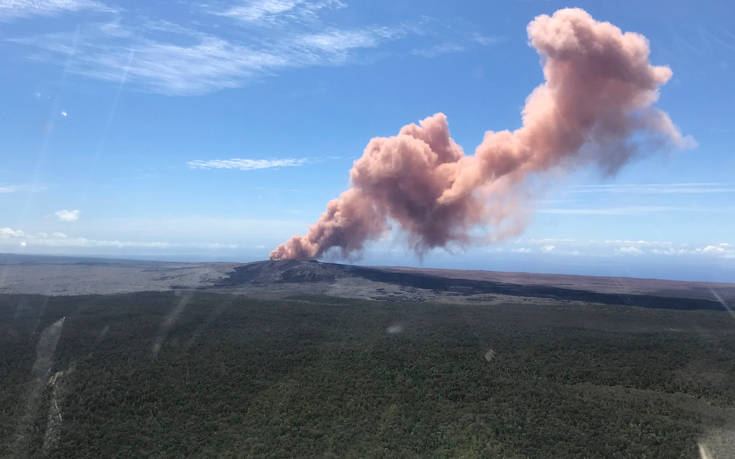 Συναγερμός και απομάκρυνση κατοίκων στη Χαβάη λόγω έκρηξης ηφαιστείου