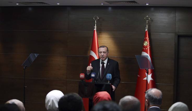 Ο Ερντογάν «γκρεμίζει» την τουρκική λίρα