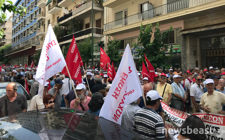 Έφτασαν στο υπουργείο Υγείας οι συνταξιούχοι