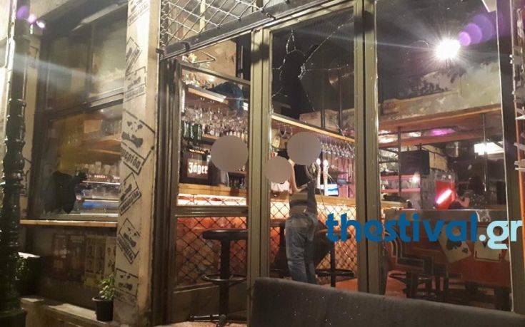 Χούλιγκαν τα&#8230; «έσπασαν» σε μπαρ της Θεσσαλονίκης
