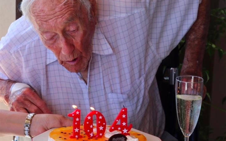 Η οδύσσεια ενός Αυστραλού 104 ετών να πάει στην Ελβετία για να πεθάνει