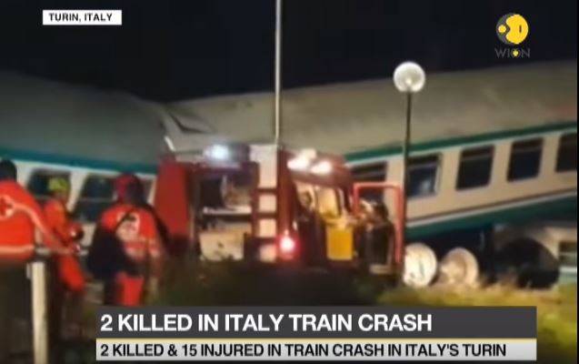Τρένο συγκρούστηκε με φορτηγό και εκτροχιάστηκε