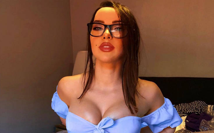 Τέλεια οπίσθια, πλούσιο μπούστο