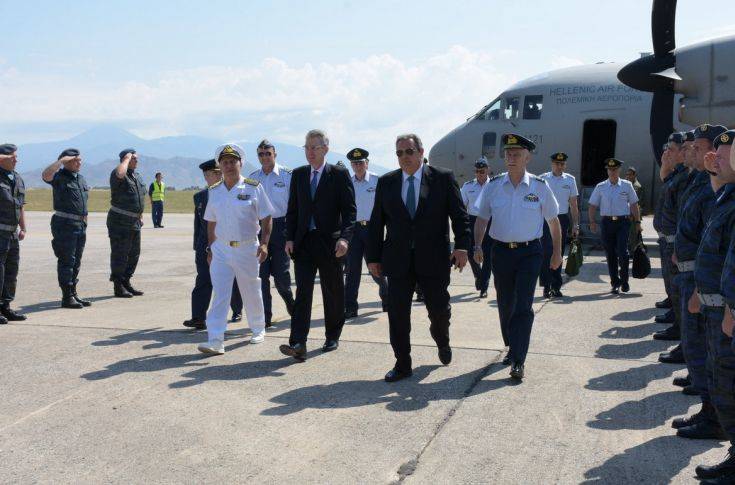 Πάνος Καμμένος και πρέσβης των ΗΠΑ στην 110 Πτέρυγα Μαχης