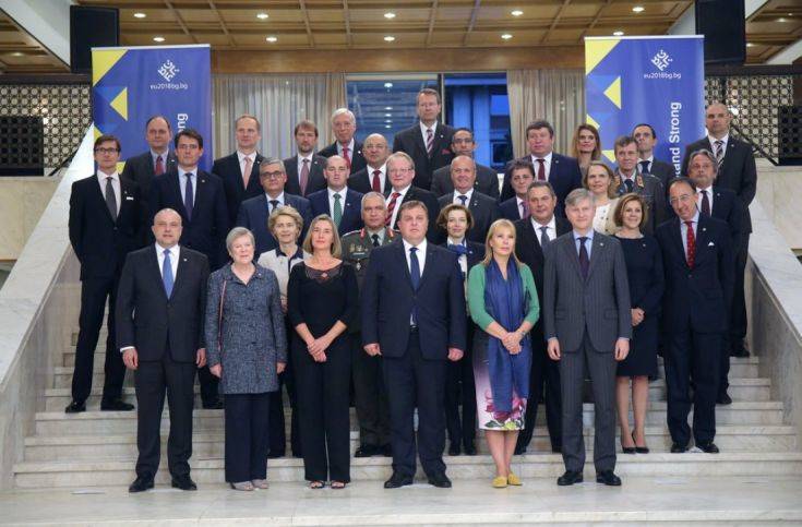 Καμμένος στους υπουργούς Άμυνας της ΕΕ: Οι δύο στρατιωτικοί είναι για 66 ημέρες όμηροι