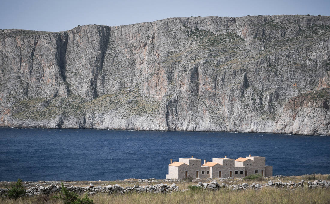 Η αυστηρή γοητεία της Λακωνικής Μάνης