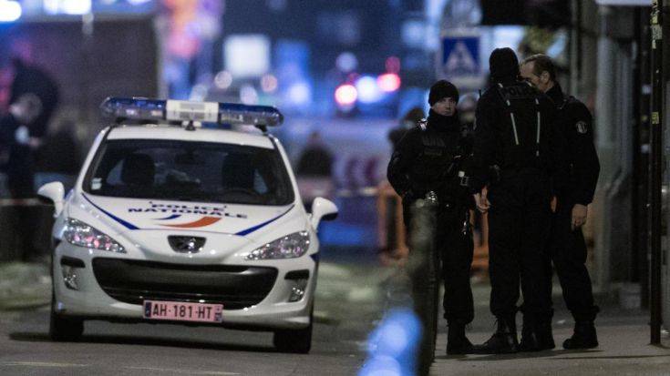 Ένας νεκρός από την επίθεση με μαχαίρι στο Παρίσι
