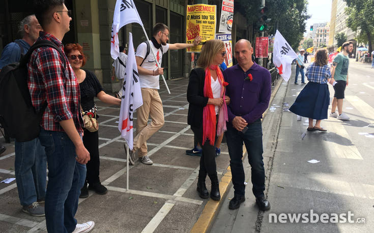 Στη συγκέντρωση της ΓΣΕΕ-ΑΔΕΔΥ ο Γιάννης Βαρουφάκης