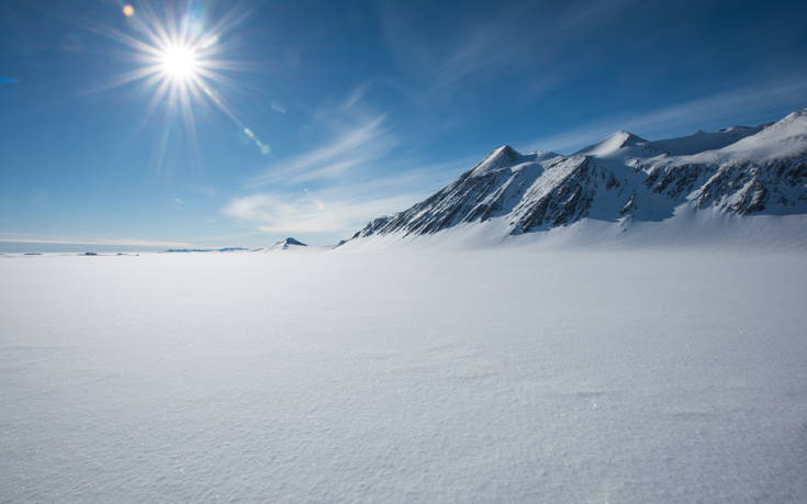 Βρέθηκαν φαράγγια κάτω από τους πάγους της Ανταρκτικής