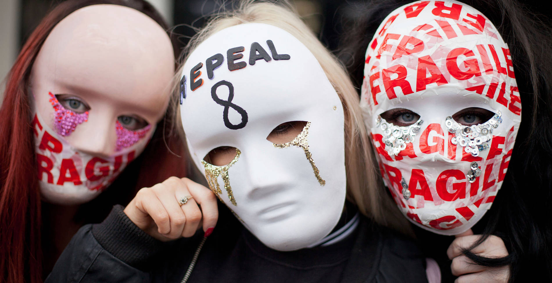 Ιστορίες που συγκλονίζουν από την αντιπαράθεση για τις αμβλώσεις στην Ιρλανδία