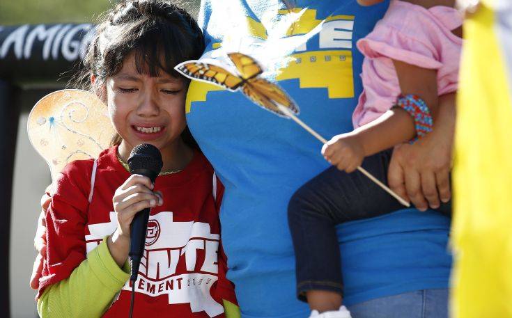 Αυξάνεται η οργή μετά το βίντεο με τα παιδιά των μεταναστών που χωρίστηκαν από τους γονείς