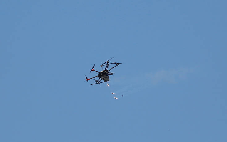 Drone της Πυροσβεστικής ελέγχει τις περιοχές που εκδηλώθηκαν πυρκαγιές στην Ηλεία