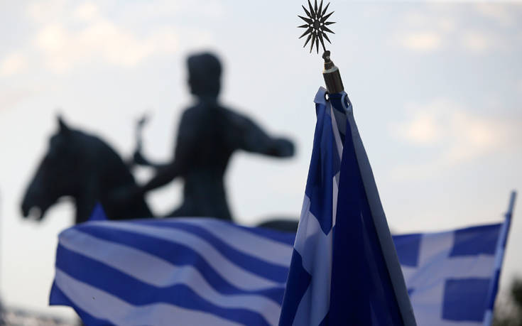 Οι απειλές για θάνατο και… χαντάκια για τους βουλευτές που θα στηρίξουν τη Συμφωνία των Πρεσπών