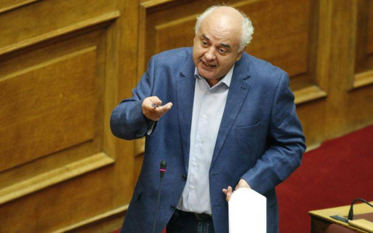 Καραθανασόπουλος: Οι όποιες μικροδιορθώσεις δεν αναιρούν την επίθεση στον λαό