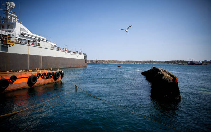 «Το λιμάνι του Πειραιά θα καθαρίσει από τα ναυάγια»