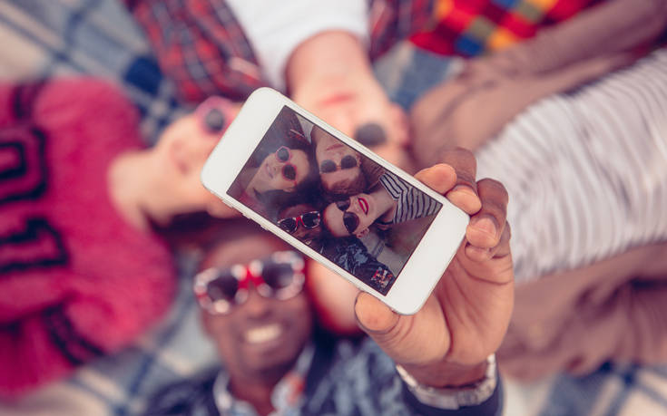 Τρεις έφηβοι σκοτώθηκαν ενώ έβγαζαν selfies