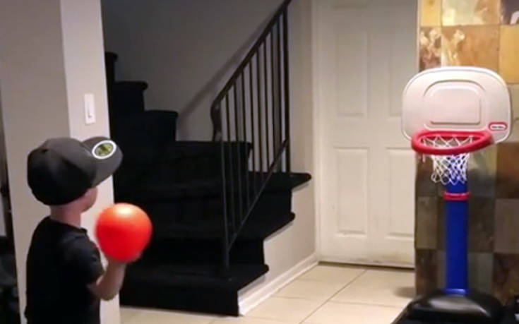 Δίχρονος έτοιμος για τα παρκέ