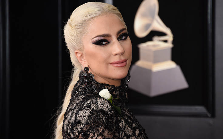 Αγνώριστη η Lady Gaga στο πρώτο τρέιλερ της ταινίας της με τον Μπράντλεϊ Κούπερ