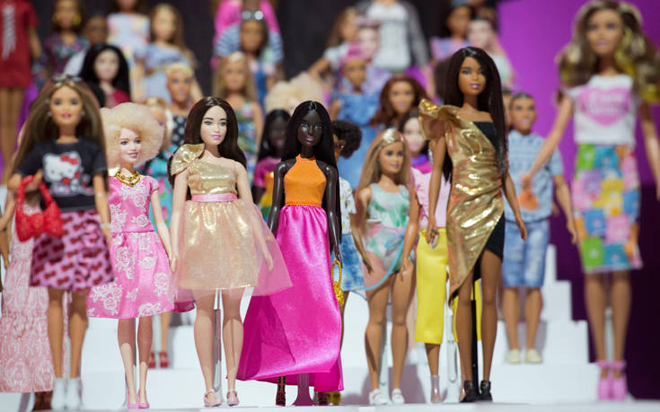 Στροφή στην καριέρα της κάνει η Barbie