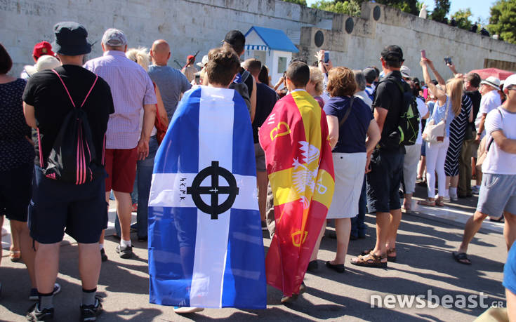 Οι πρώτες εικόνες από το συλλαλητήριο για το Σκοπιανό στο Σύνταγμα