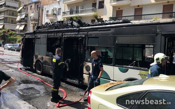 Αστικό λεωφορείο έπιασε φωτιά στα Κάτω Πατήσια