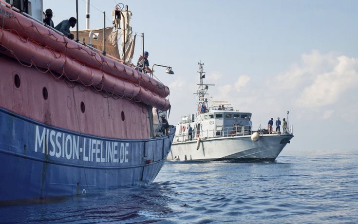 Λύση στον ορίζοντα για το πλοίο «Lifeline» με τους 324 μετανάστες στη Μεσόγειο