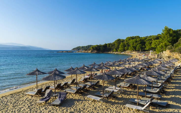 Γυμνιστής παραλία όργιο