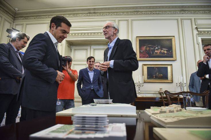 Τσίπρας: Περιμένουμε αύριο και μία απόφαση για το χρέος