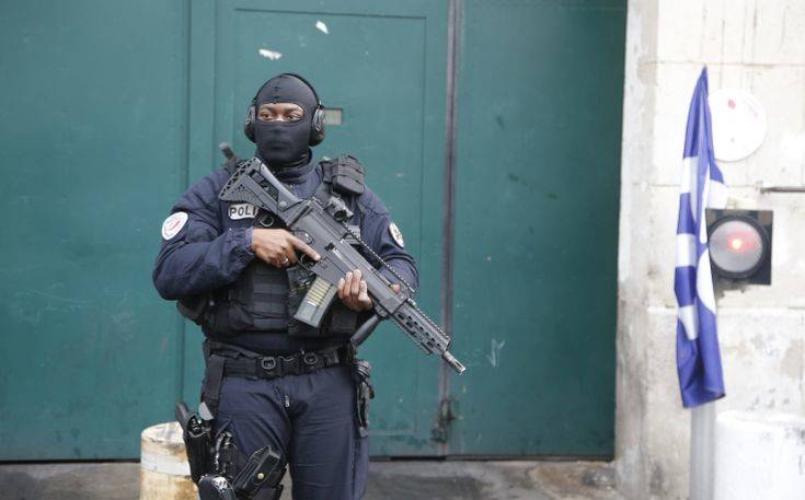 Τρεις νεκροί αστυνομικοί στη Γαλλία μετά από πυροβολισμούς
