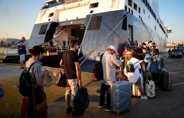 Στον αέρα το τριήμερο του Αγίου Πνεύματος &#8211; Μέσα Μαΐου μέτρα για τον εσωτερικό τουρισμό