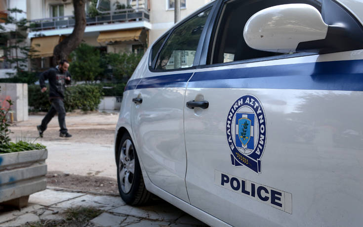 Συνελήφθη 31χρονος που προσπάθησε να παρασύρει αστυνομικούς με το αυτοκίνητό του