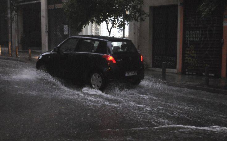 Ποιοι δρόμοι της Αττικής έχουν μεγάλα προβλήματα από την κακοκαιρία