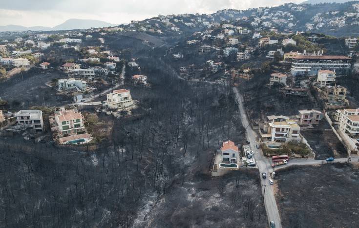 Μη κατοικήσιμα 1.218 σπίτια μετά τις φωτιές στην Αττική