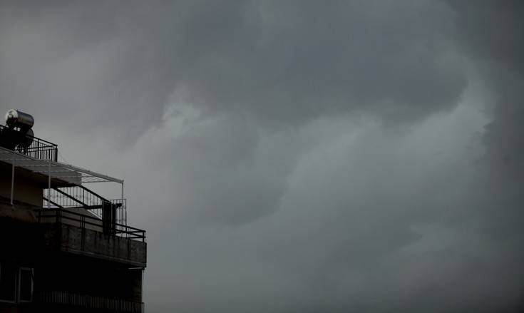 Αλλάζει ο καιρός με πτώση της θερμοκρασίας, βροχές και καταιγίδες