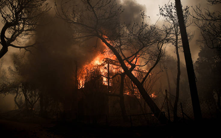 Εκκένωση οικισμών λόγω της μεγάλης φωτιάς στην Κινέτα Αττικής