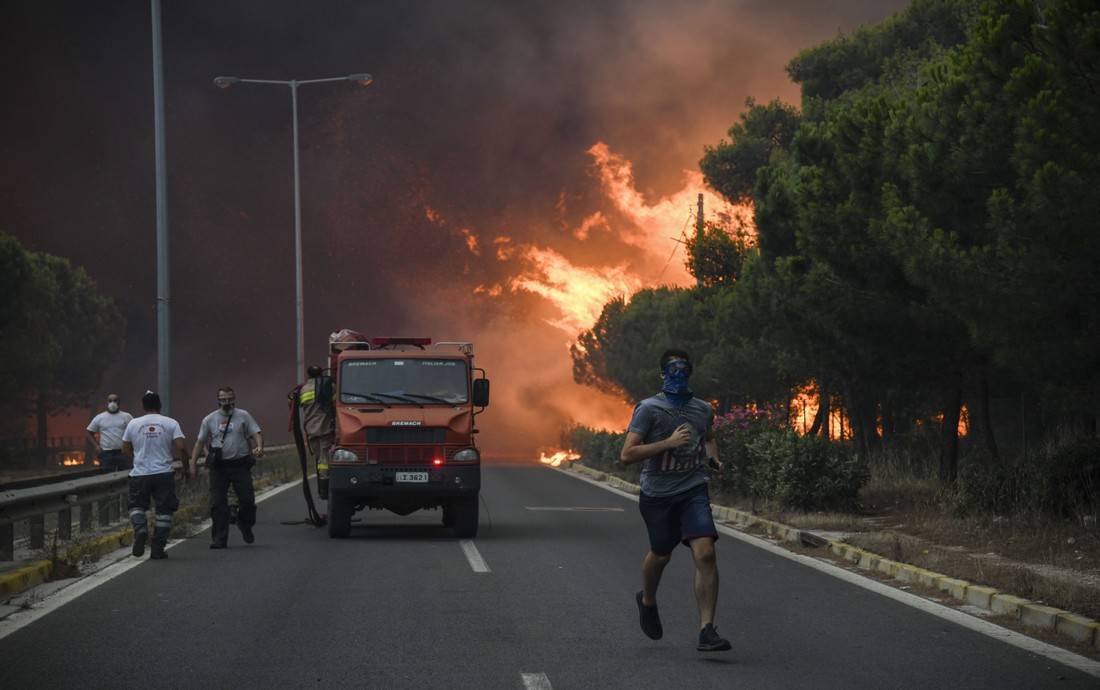 «Τα πεύκα είναι μπουρλότα έτοιμα να ανάψουν»