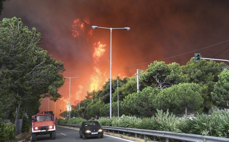 Πώς κινήθηκαν οι ισχυροί άνεμοι με ριπές 120 χιλιομέτρων στις φωτιές της Αττικής