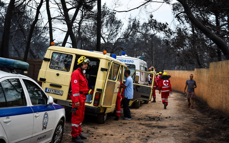 Στις ΜΕΘ παραμένουν δέκα εγκαυματίες από τις πυρκαγιές