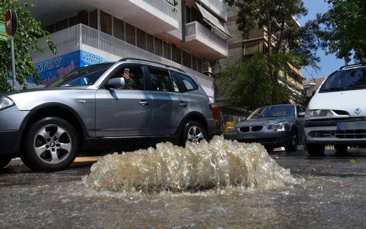 Είκοσι κλήσεις στην Πυροσβεστική για αντλήσεις υδάτων και κοπή δέντρων