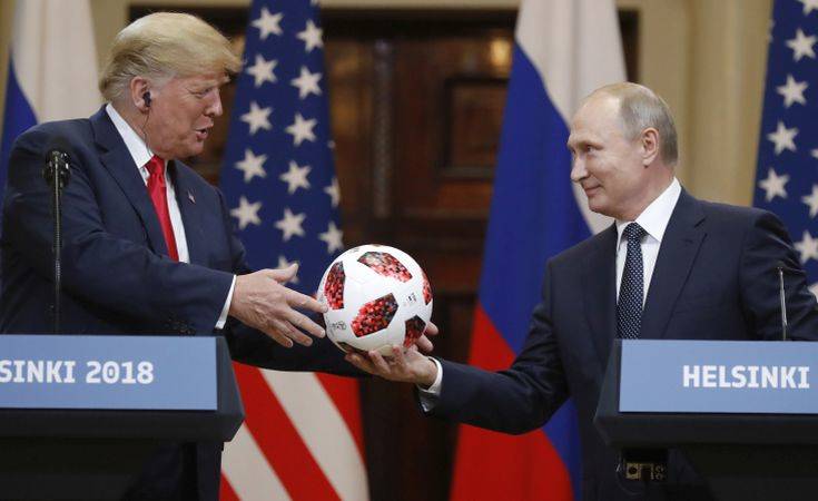 Η μπάλα που έδωσε ο Πούτιν στον Τραμπ είχε πάνω πομπό τσιπάκι