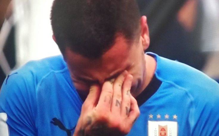 Ο αμυντικός της Ουρουγουάης που έβαλε τα κλάματα πριν λήξει το ματς