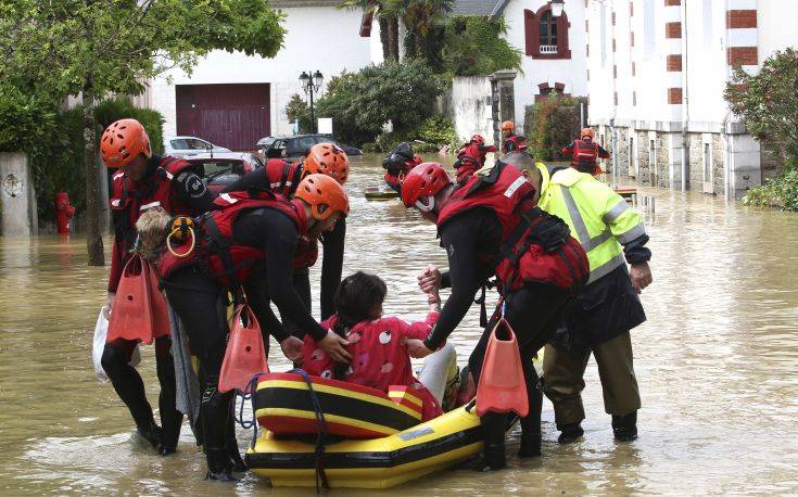 Ένας νεκρός από ισχυρές καταιγίδες στη Γαλλία