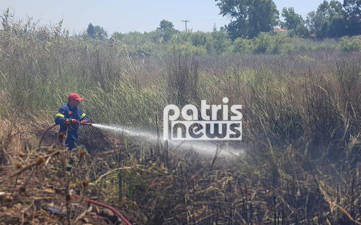 Πυρκαγιά απειλεί σπίτια στη Σπιάτζα Ηλείας