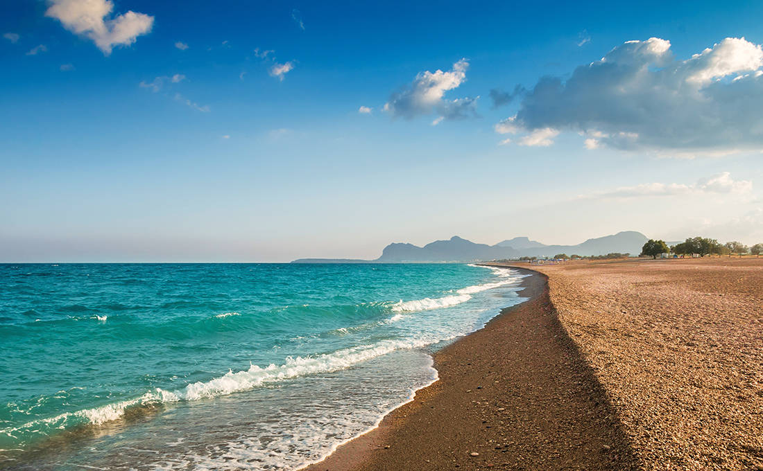 Η εκπληκτική ακτή στο νησί των Ιπποτών